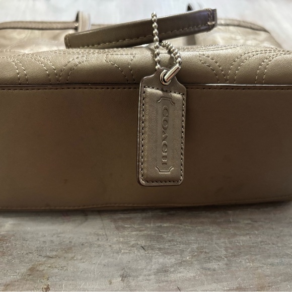 Elegant Brown Women's Bag - Picture 3 of 4